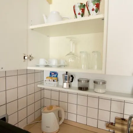 Interno 77: Sunny With Fast Fiber Internet For Couples