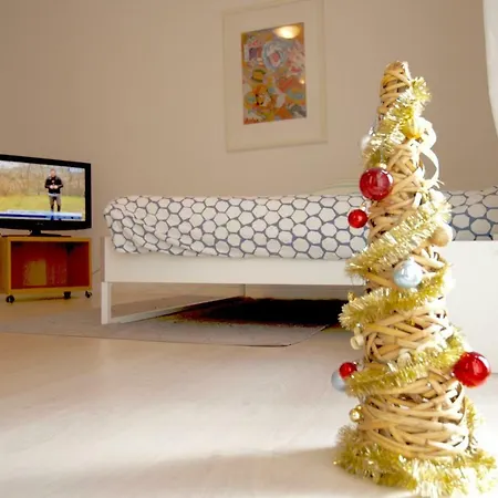 Interno 77: Sunny With Fast Fiber Internet For Couples Apartment *