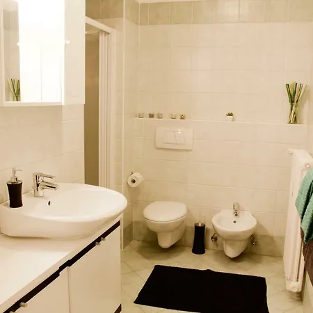 Interno 77: Sunny With Fast Fiber Internet For Couples Apartment *