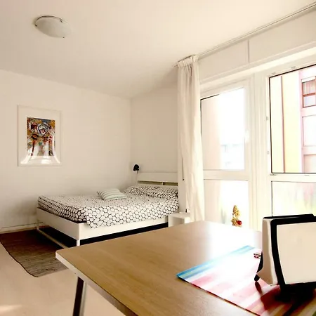 Interno 77: Sunny With Fast Fiber Internet For Couples Apartment *