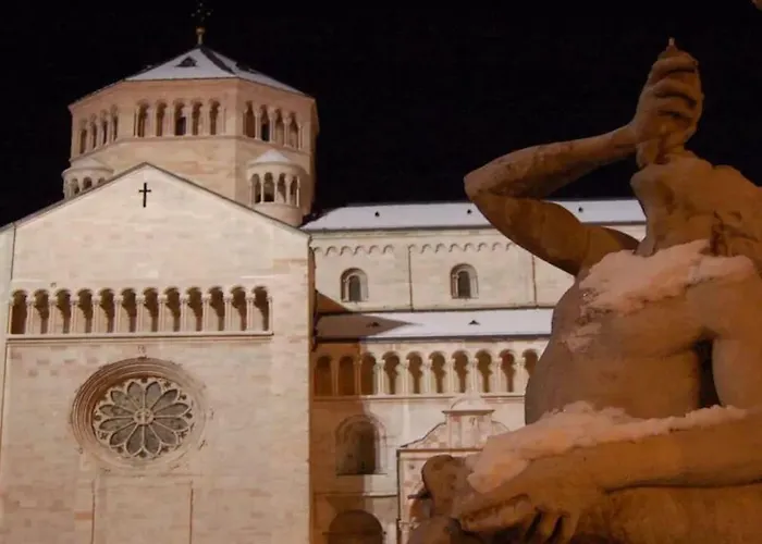 Interno 77 Di Tss' - Soleggiato Con Ampie Finestre & Internet Veloce Con Fibra - Perfetto Per Coppie * Trento